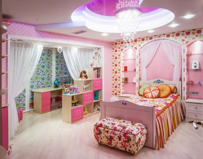 teto falso no interior do berçário para uma menina