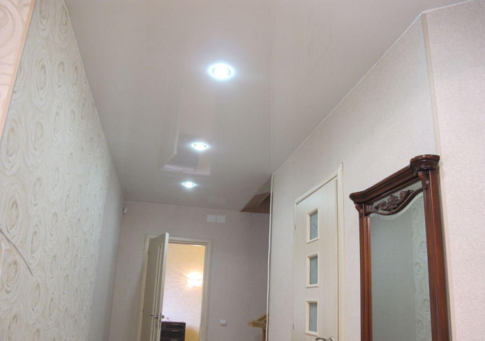 estrutura de tensão com holofotes