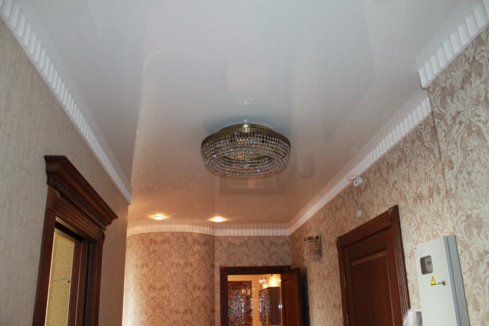 estrutura de teto tensionado com lustre