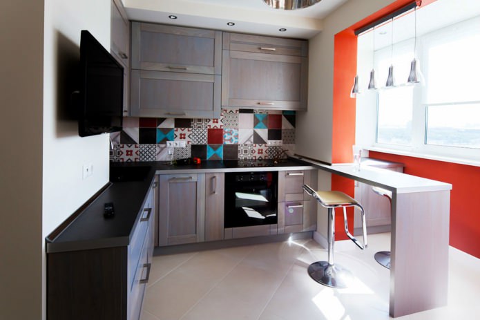 projeto de uma pequena cozinha combinada com uma loggia