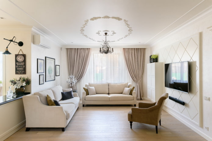 decoração de teto no interior em estilo neoclássico