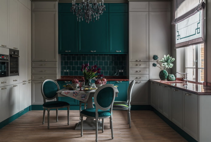 esquema de cores do interior em estilo neoclássico
