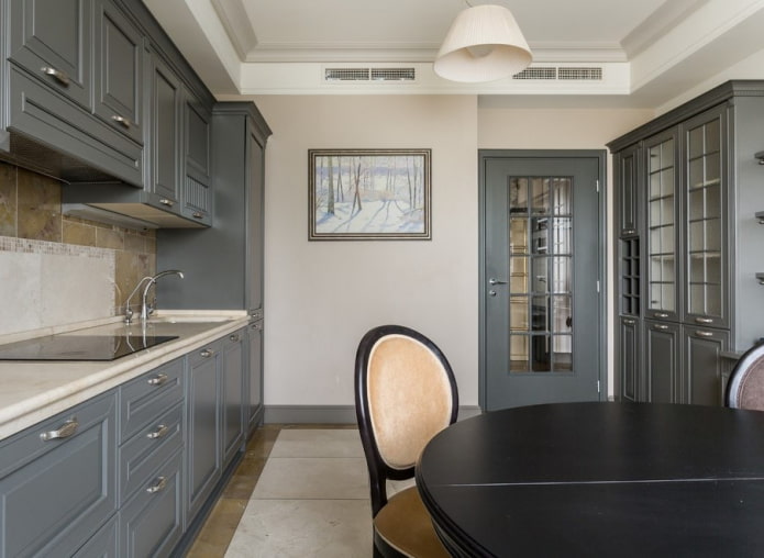design de portas no interior em estilo neoclássico