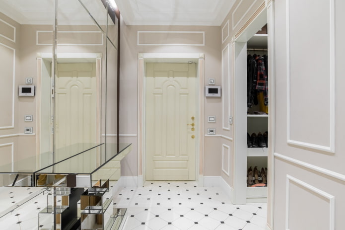 design de portas no interior em estilo neoclássico