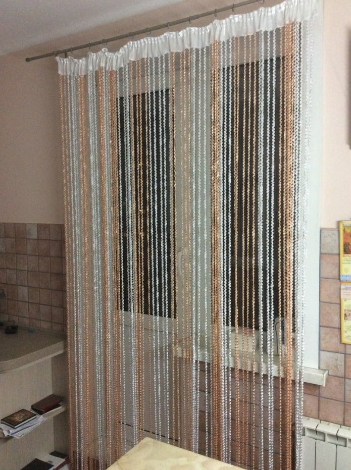 design de cortinas de linha no interior da cozinha