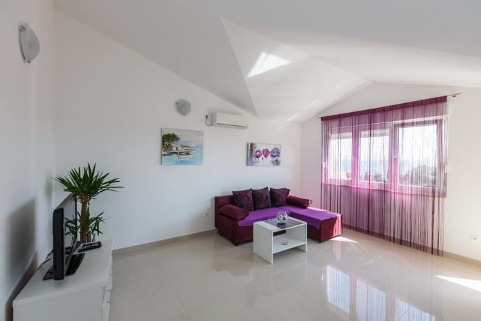 Cortinas de fios roxos