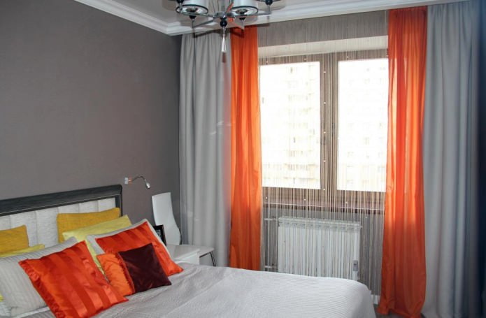 Quarto com cortinas de fios