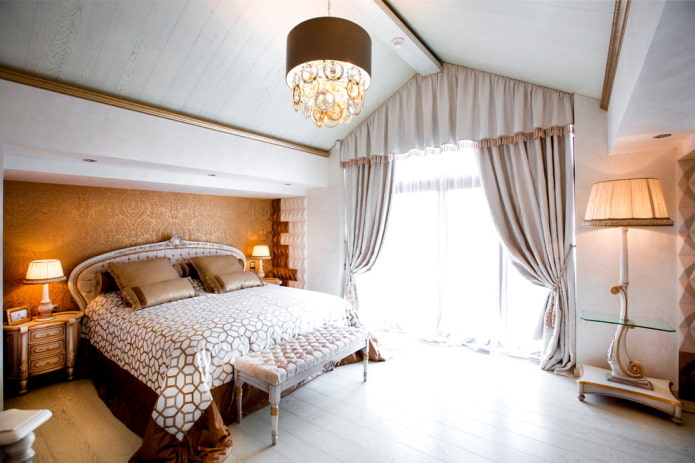 cortinas noturnas com lambrequim no quarto