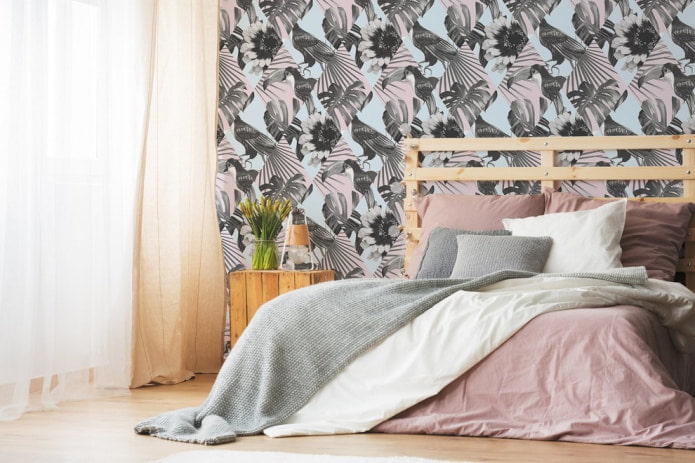 papel de parede com enfeite no quarto