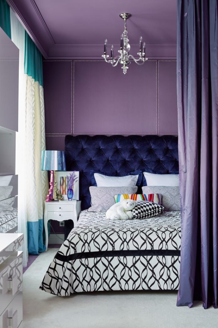 quarto azul-violeta