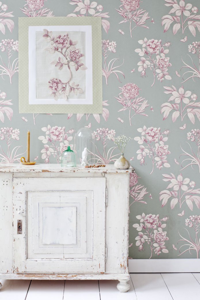 Papel de parede cinza e rosa com flores
