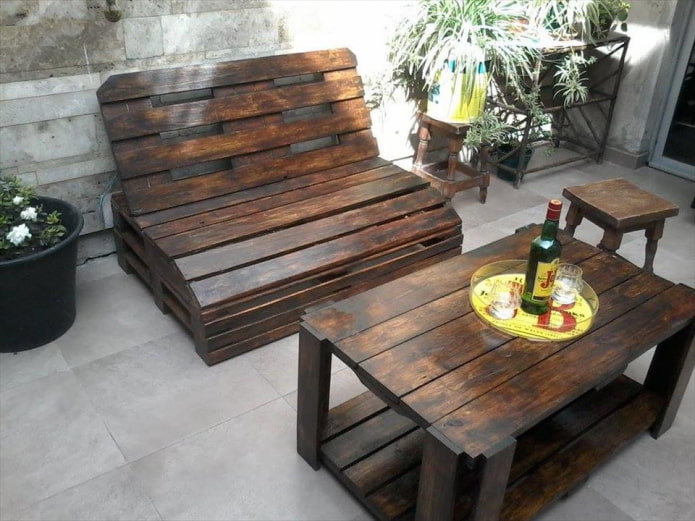 móveis de jardim de madeira carbonizada