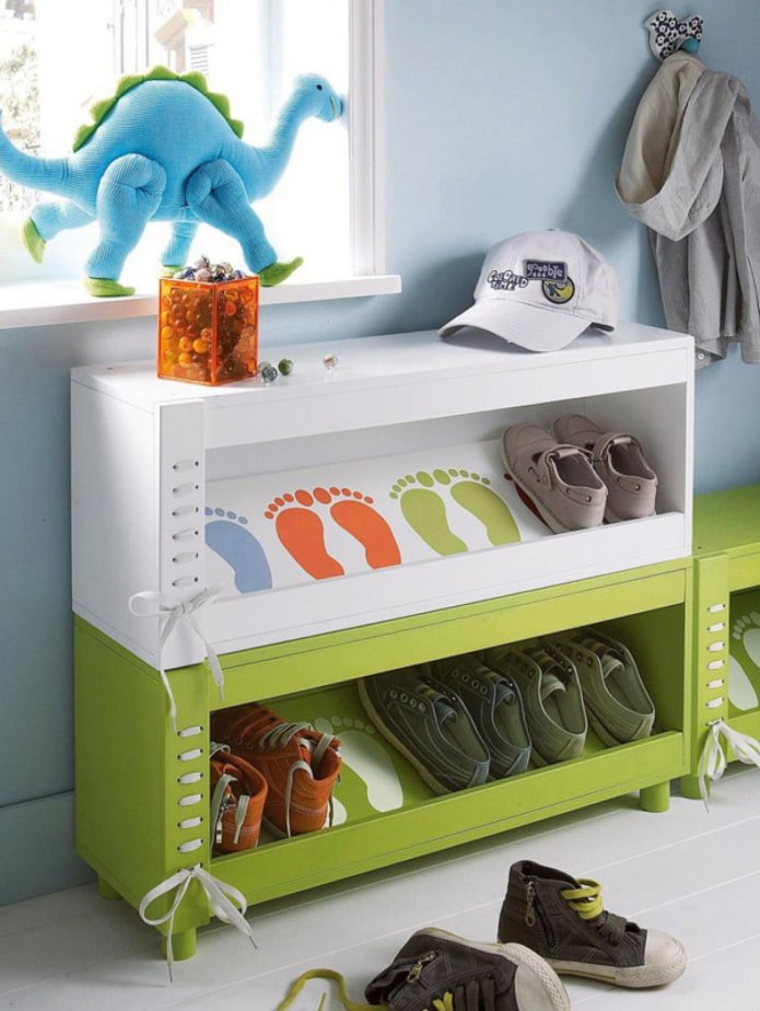 sapato infantil no interior