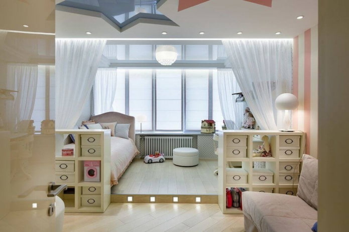 quarto infantil na varanda de um apartamento de um cômodo