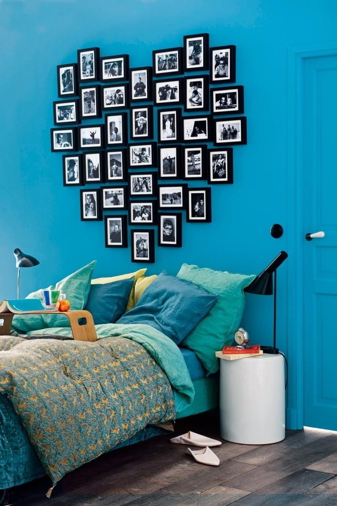 fotos em forma de coração na parede do interior