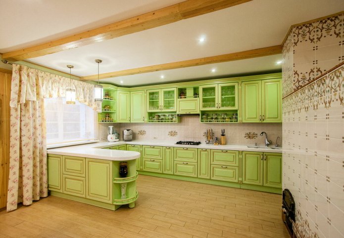 cortinas para uma cozinha no estilo provençal