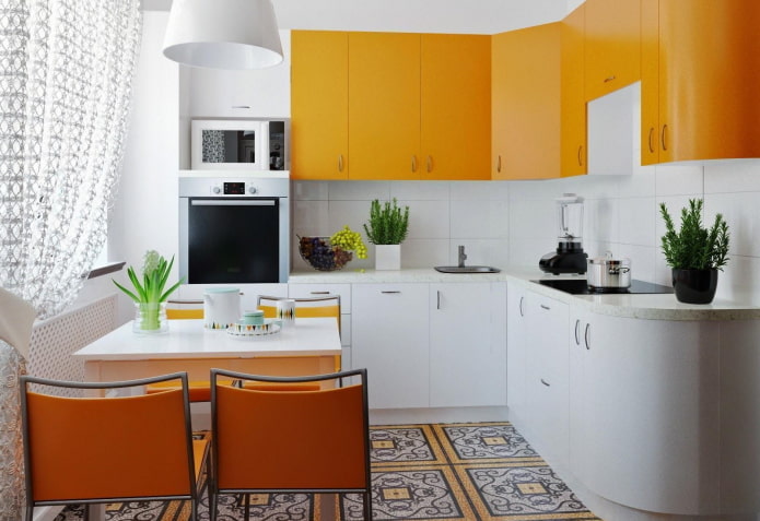 interior da cozinha em tons de laranja e branco