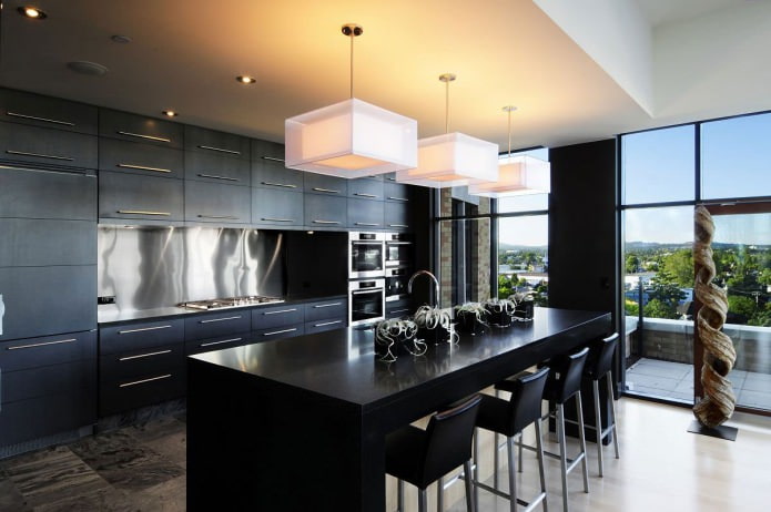 design de cozinha moderna com um conjunto preto