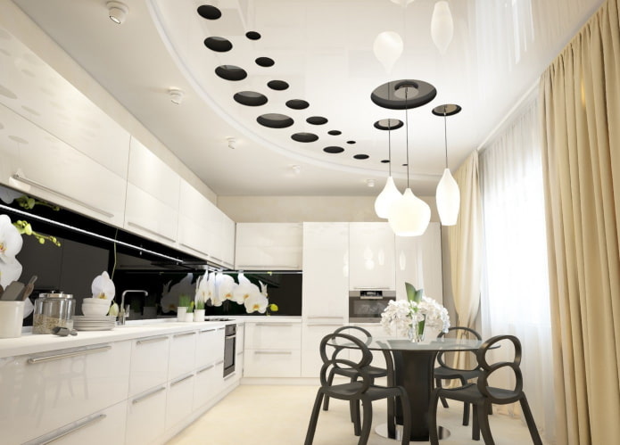 teto falso com lustre no interior da cozinha