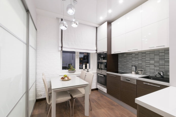 Lustre com holofotes