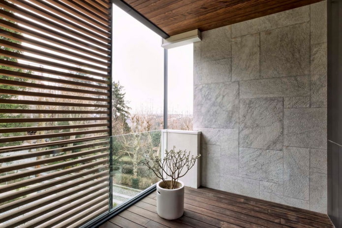 Azulejos de porcelana na loggia