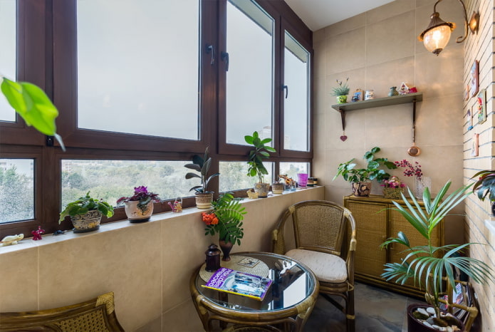 Azulejos de porcelana e tijolos