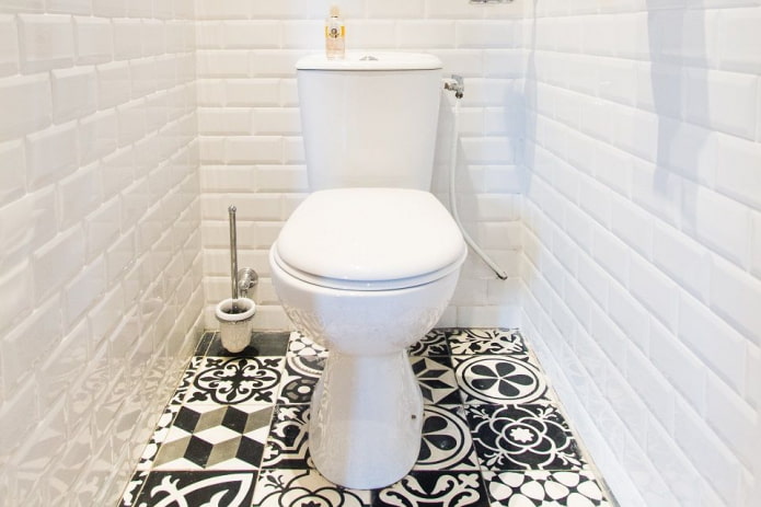 piso claro no banheiro