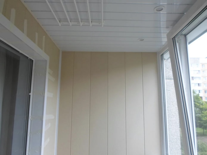decoração de canto ao trabalhar com painéis de PVC