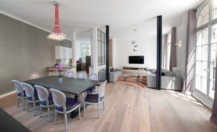 placa de parquet no apartamento