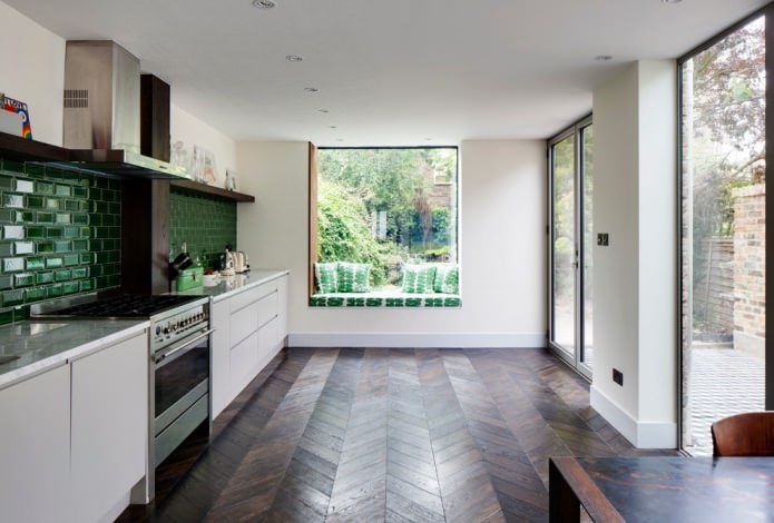 Parquet escuro na cozinha