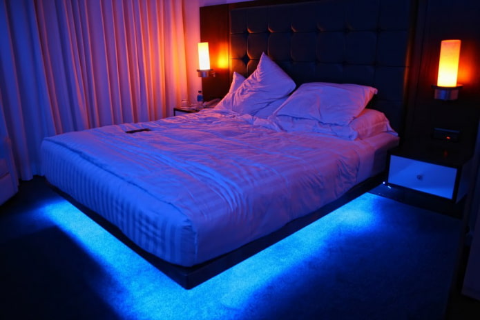 cama com iluminação