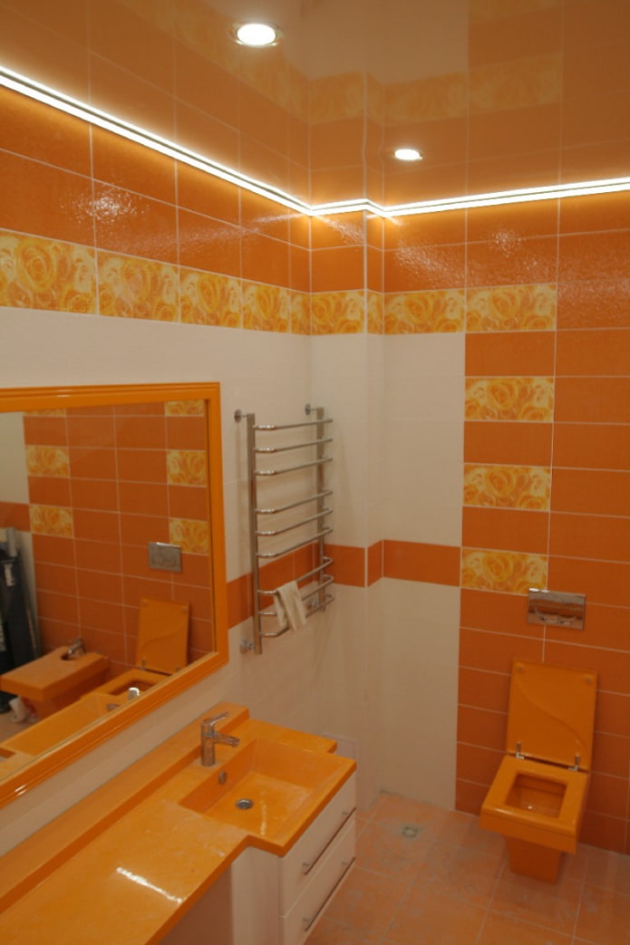 estrutura flutuante no banheiro