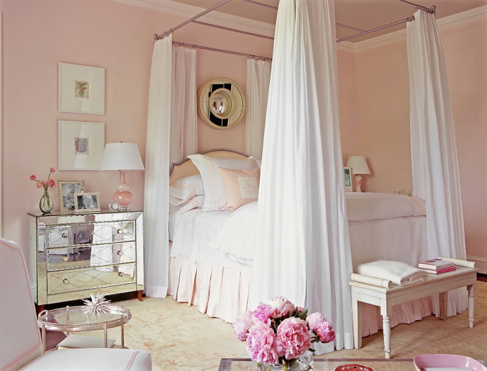 quarto branco e pêssego