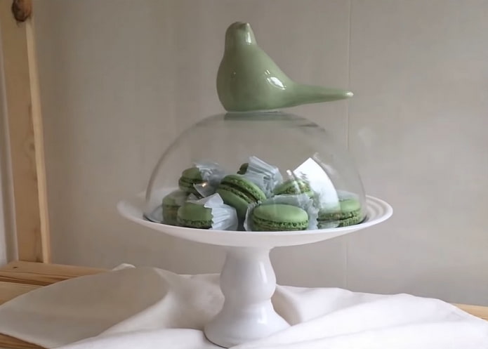 cloche com um pássaro