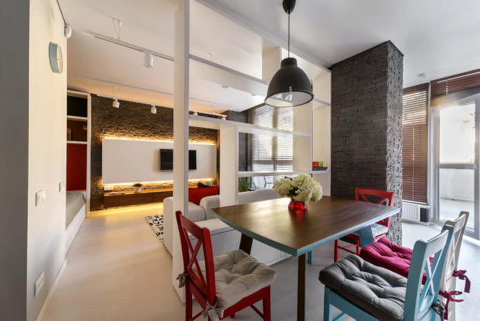 armário divisório no interior da cozinha-sala de estar
