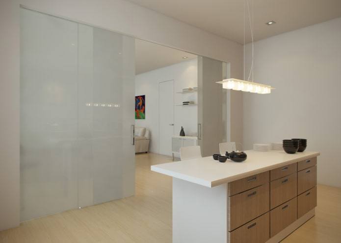 divisória de plástico no interior da cozinha-sala de estar