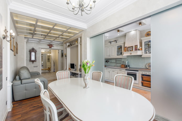 divisória no interior da cozinha-sala de jantar