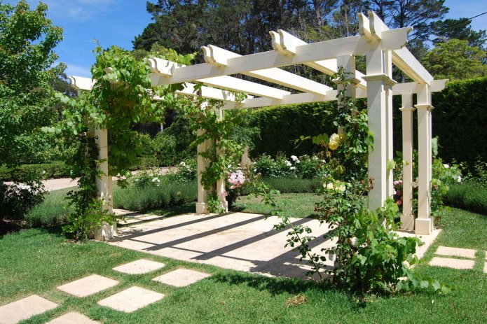 pérgola no jardim