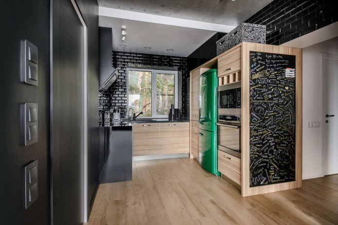 Decoração de parede preta na cozinha