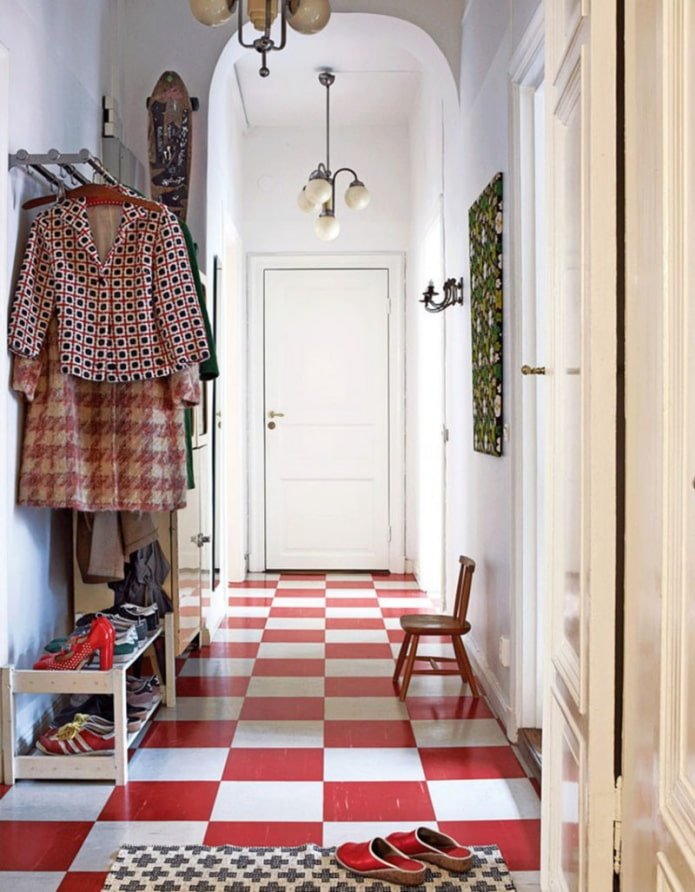 Azulejos vermelhos e brancos