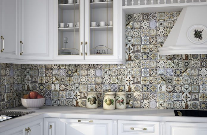 Azulejos de patchwork na cozinha em estilo country