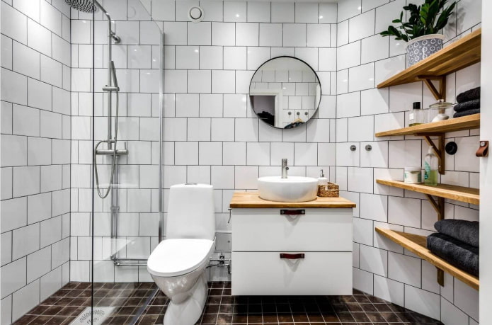azulejos no interior do banheiro em estilo escandinavo
