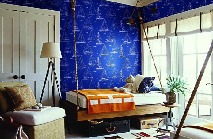 cama suspensa no quarto de uma criança