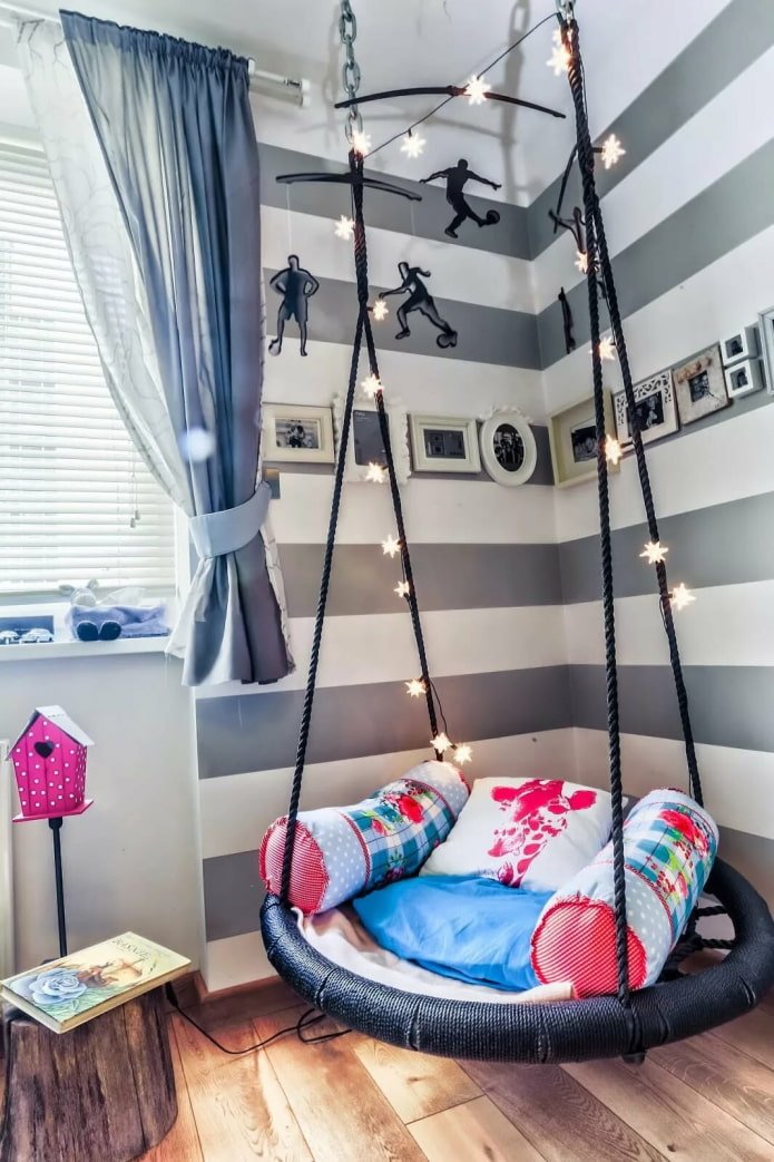 cadeira suspensa no quarto do bebê