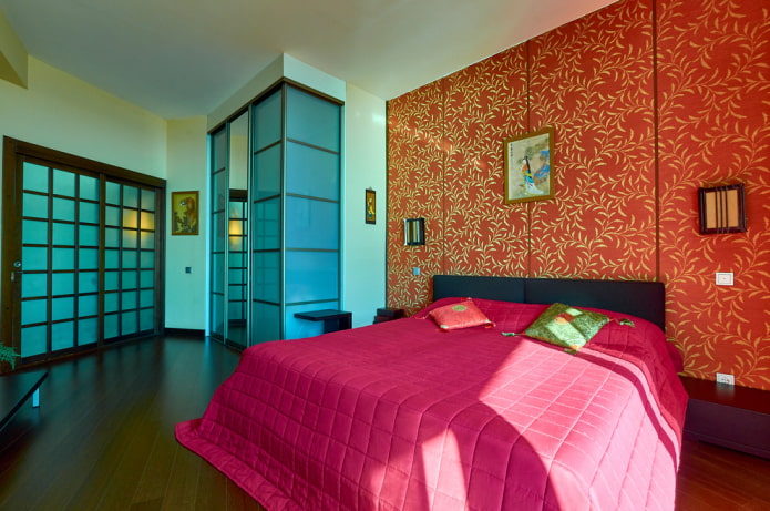 cama com colcha em estilo oriental