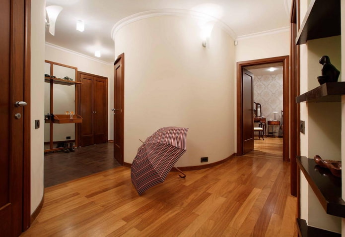 laminado no piso do corredor