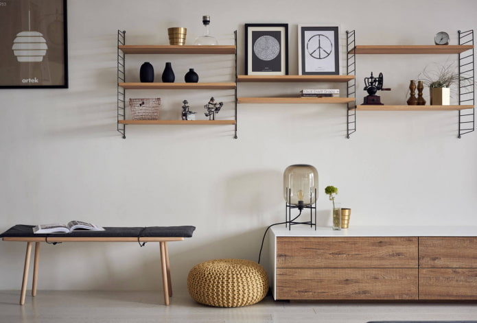 prateleiras de parede no interior em estilo escandinavo