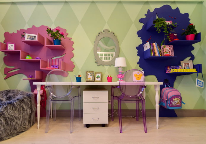 design de prateleira no interior de um quarto infantil