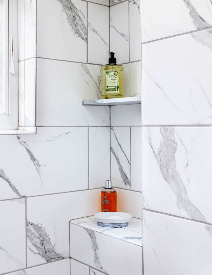 Prateleiras de azulejos