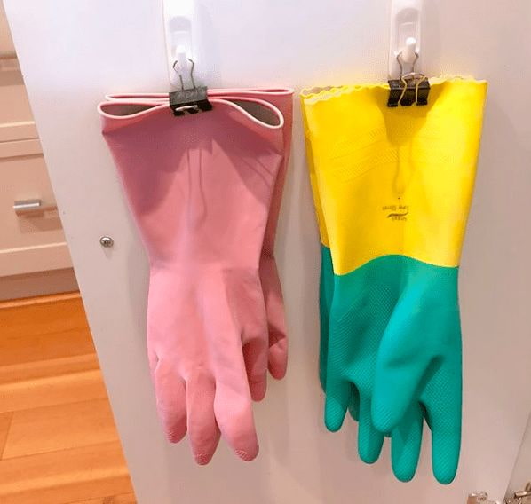 luvas em prendedores de roupa